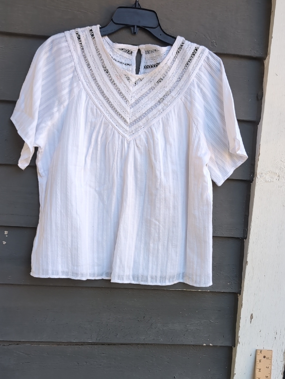 Skies Are Blue Women’s White Lace Yoke Short Sleeve Top